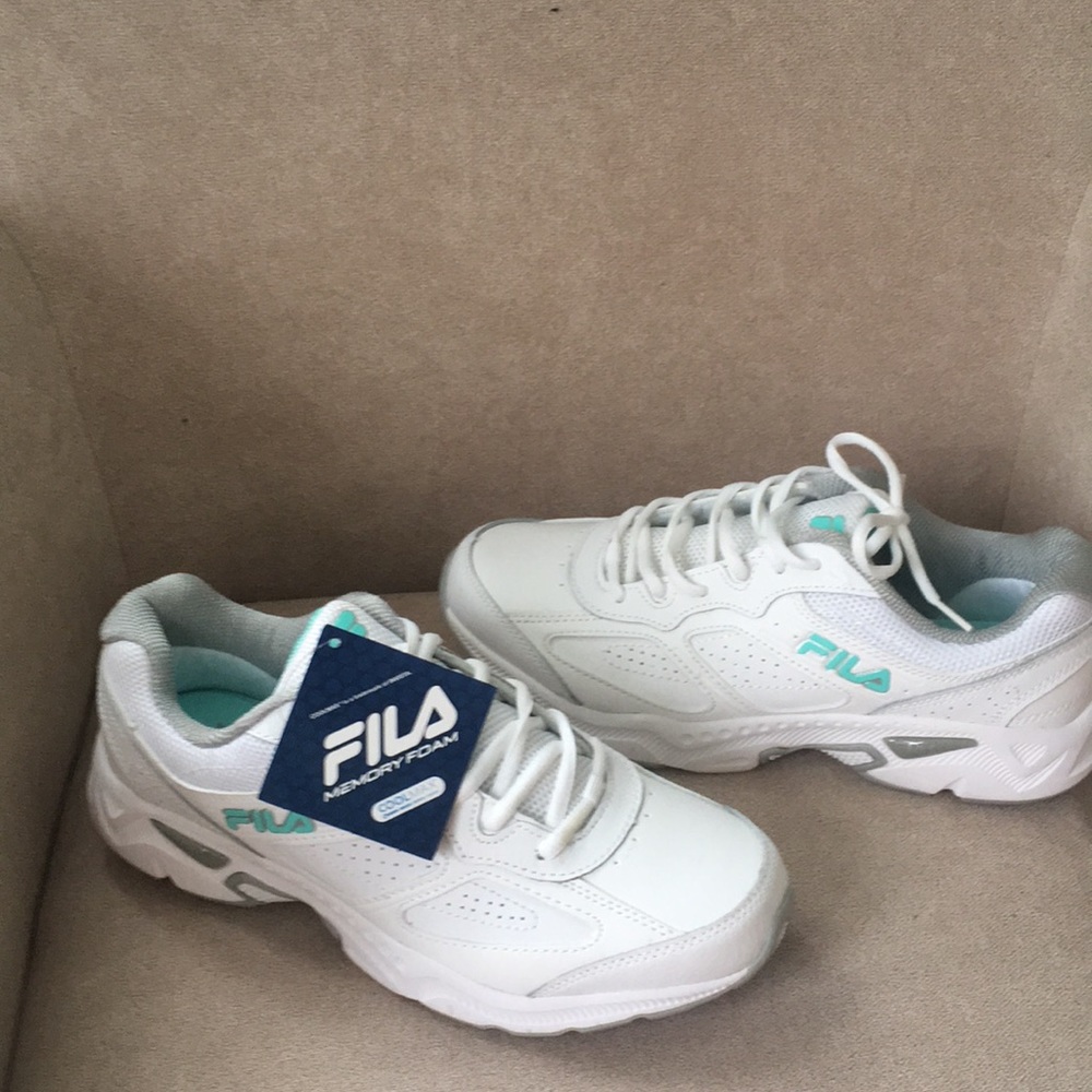 NWT Woman’s Fila Sneaker